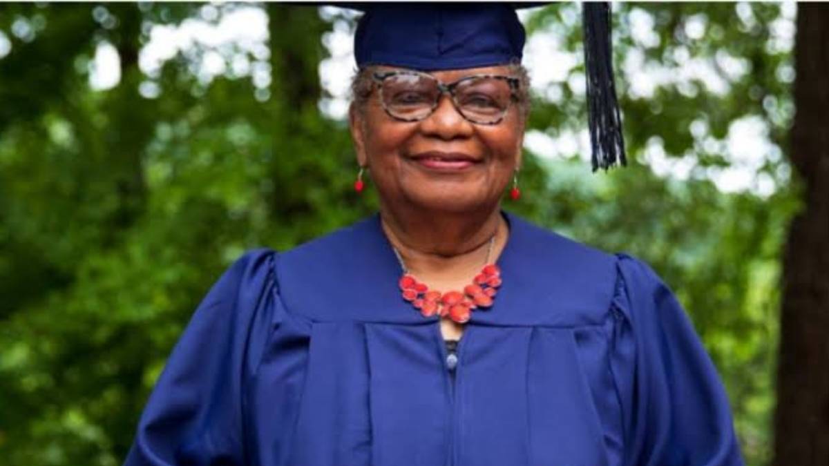 78-Year-Old Woman Graduates